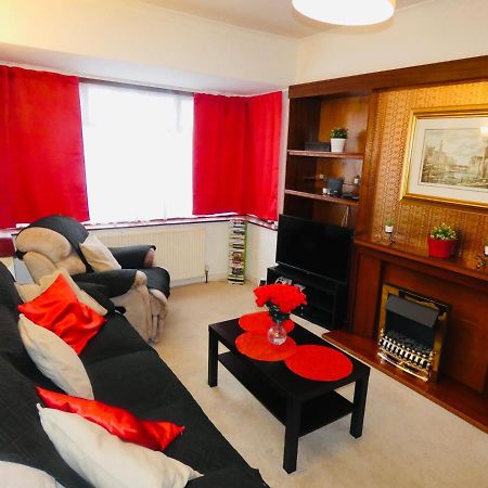 Spacious 3 Bed House With Parking & Good Transport South Norwood Buitenkant foto