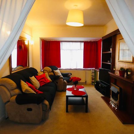 Spacious 3 Bed House With Parking & Good Transport South Norwood Buitenkant foto