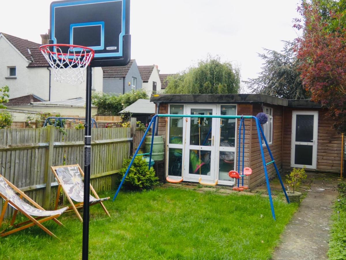 Spacious 3 Bed House With Parking & Good Transport South Norwood Buitenkant foto