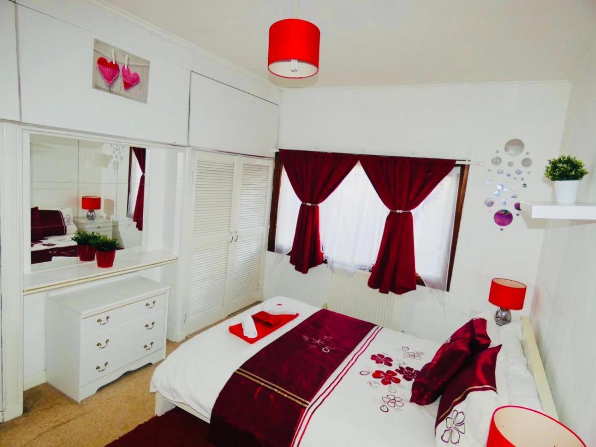 Spacious 3 Bed House With Parking & Good Transport South Norwood Buitenkant foto