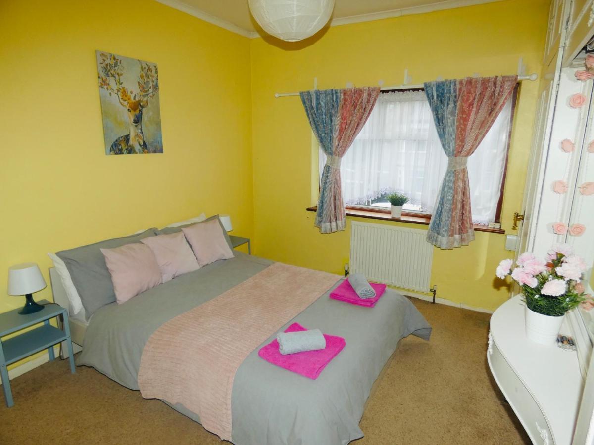 Spacious 3 Bed House With Parking & Good Transport South Norwood Buitenkant foto