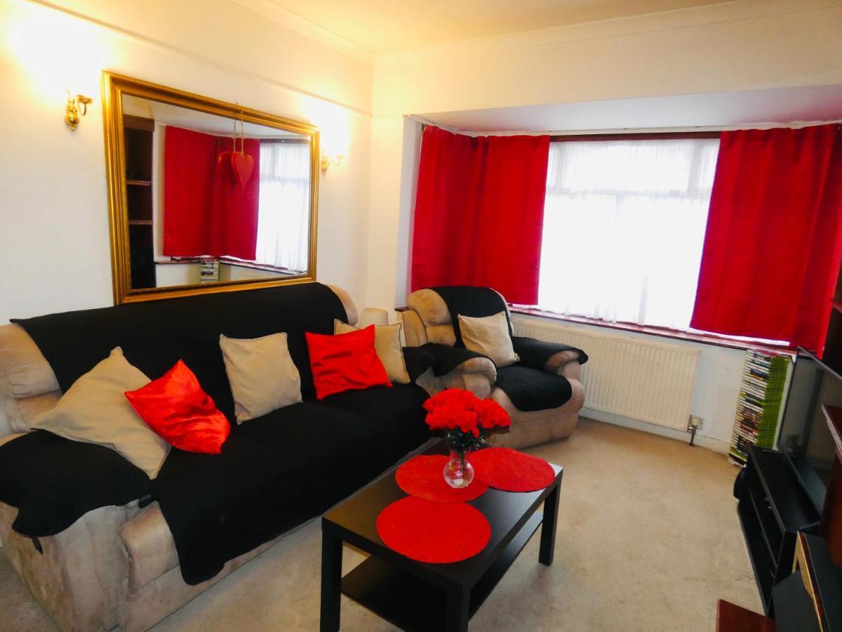Spacious 3 Bed House With Parking & Good Transport South Norwood Buitenkant foto