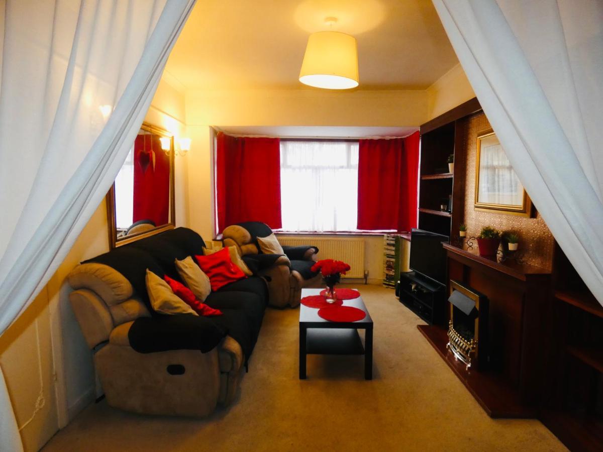 Spacious 3 Bed House With Parking & Good Transport South Norwood Buitenkant foto
